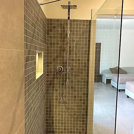 Bertani לינה וארוחת בוקר מודנה