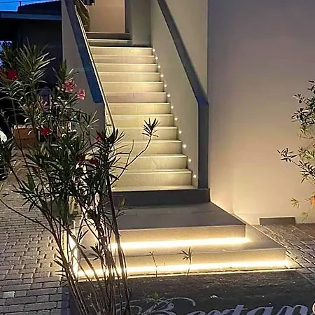 Bertani לינה וארוחת בוקר 4*